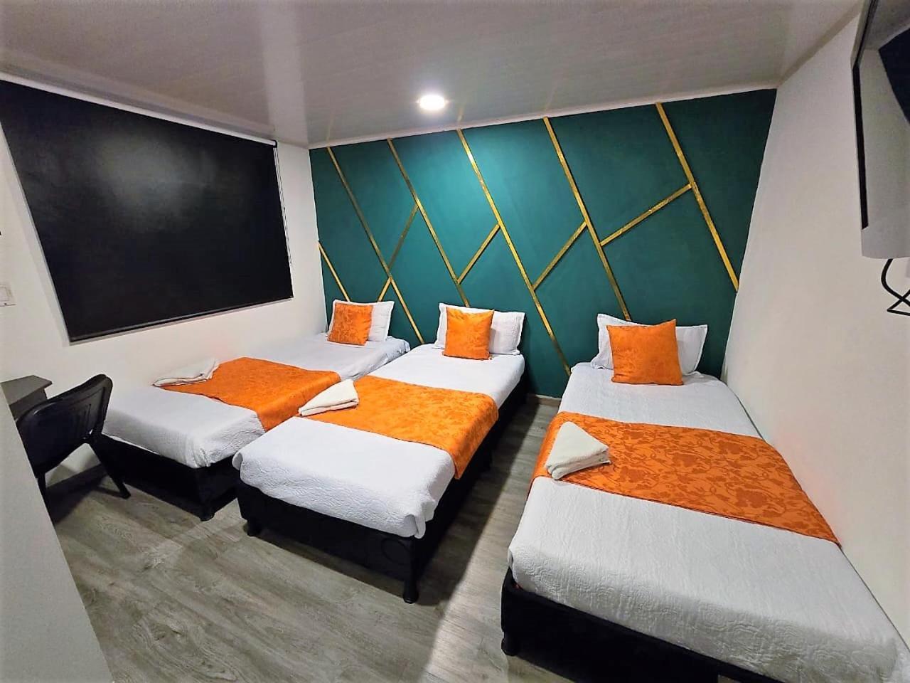 Hotel Kristal Ferial Богота Екстериор снимка