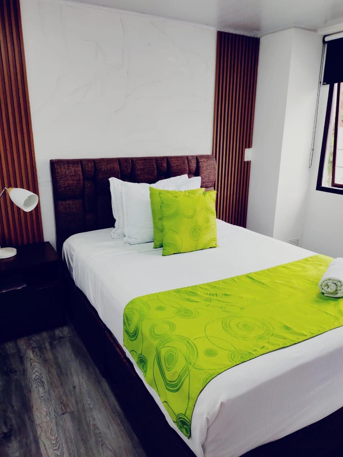 Hotel Kristal Ferial Богота Екстериор снимка