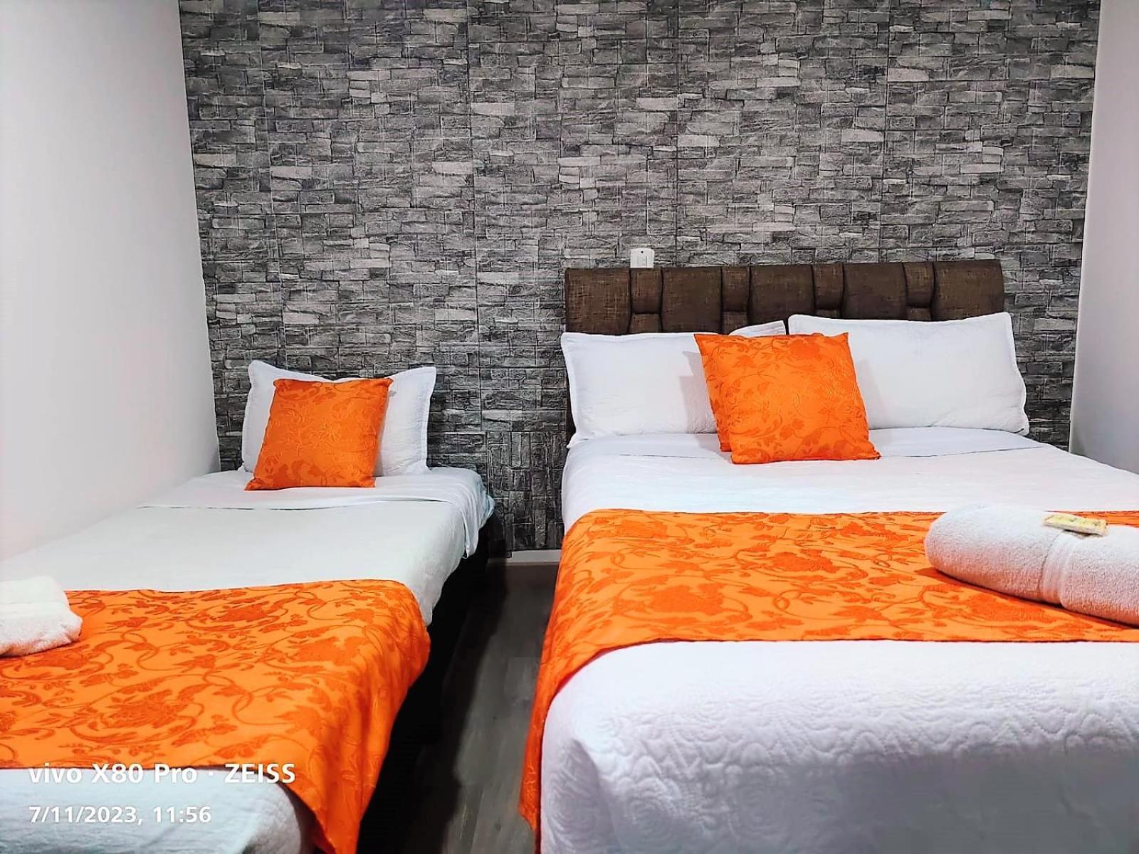 Hotel Kristal Ferial Богота Екстериор снимка