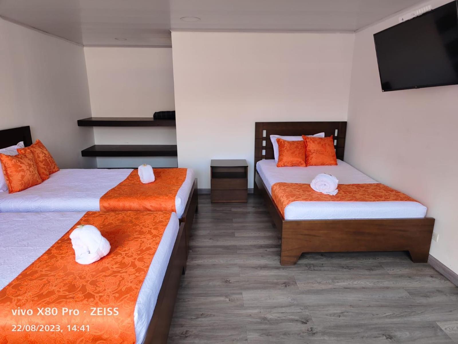 Hotel Kristal Ferial Богота Екстериор снимка