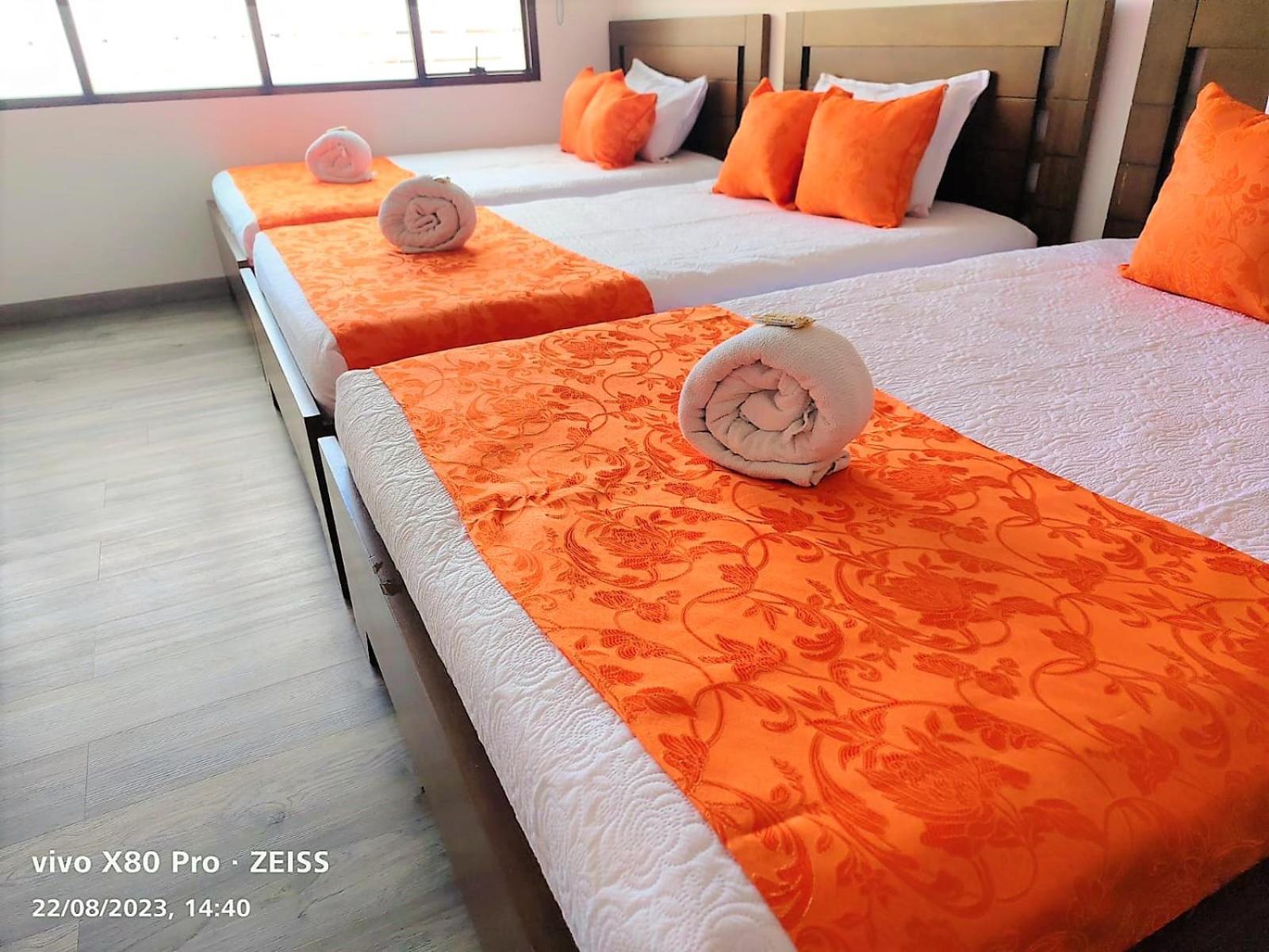 Hotel Kristal Ferial Богота Екстериор снимка