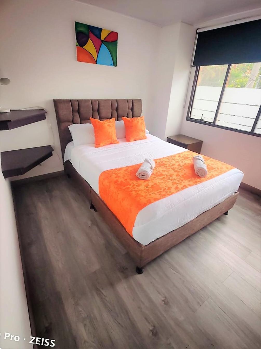 Hotel Kristal Ferial Богота Екстериор снимка